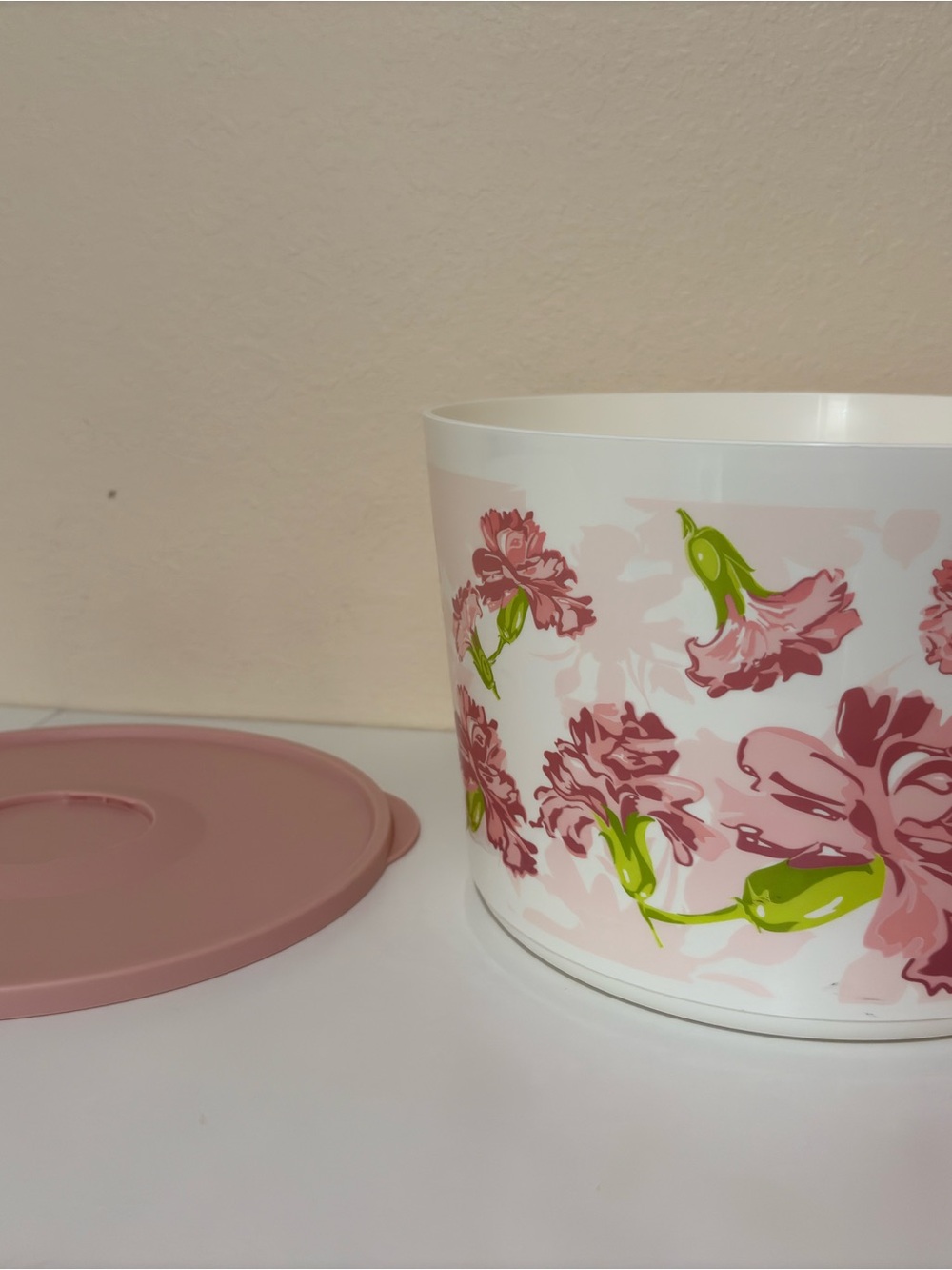TUPPERWARE SERVING BOWL 6.6L. 28 CUP PINK CARNATION FLOWERS - Picture 8 of 14